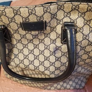 Authentic Gucci tote/overnight bag.